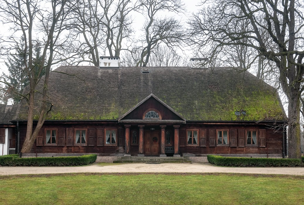 Schöne Locations in Polen: Gutshaus Radziejowice (Vorderansicht), Radziejowice