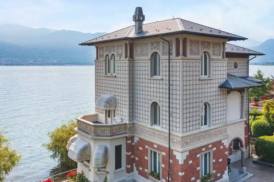 Esclusiva villa sul lago in vendita febbraio 2025